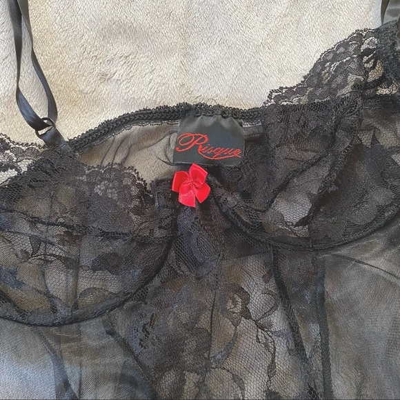 Vintage lace one piece - Picture 2 of 3